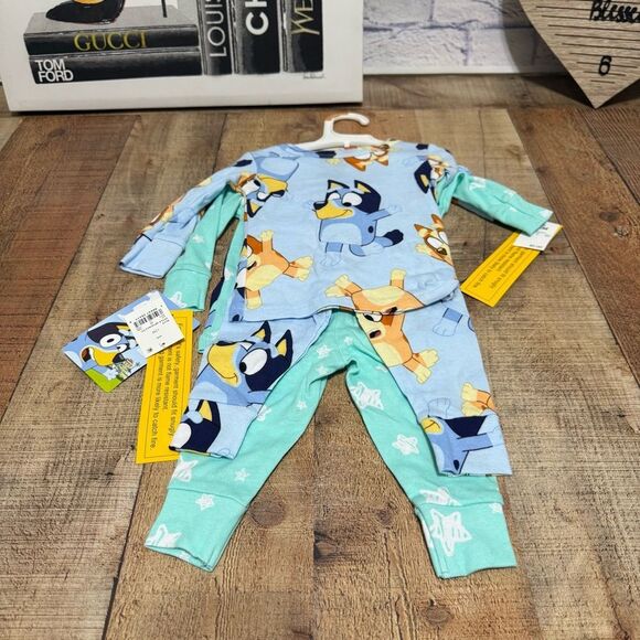 Bluey
Disney Toddler 2pc Snug Fit Bluey Cotton Pajama Set - 12 Months, Blue NWT - Picture 1 of 7